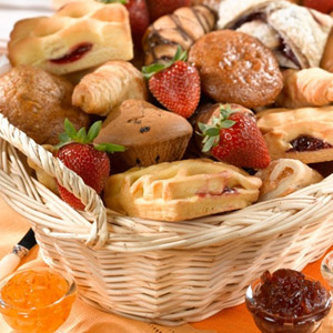 continental breakfast basket